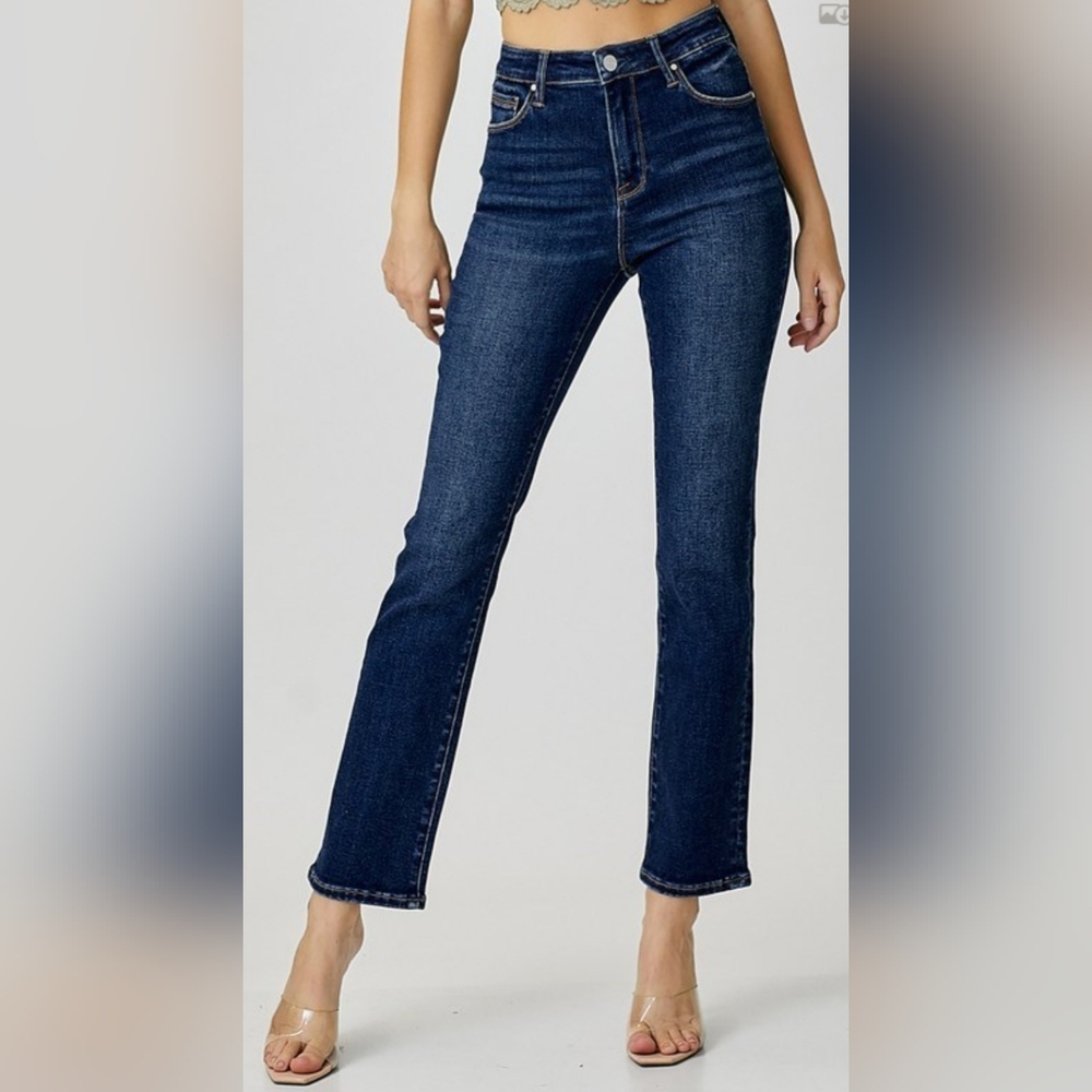 Mid rise straight ankle jean. Risen brand. New with tags.